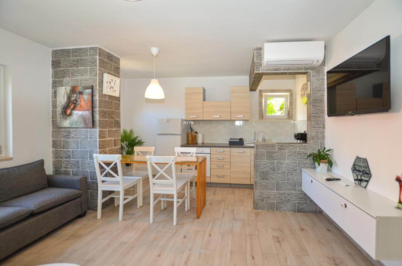 Apartments Iris Rovinj Eksteriør bilde
