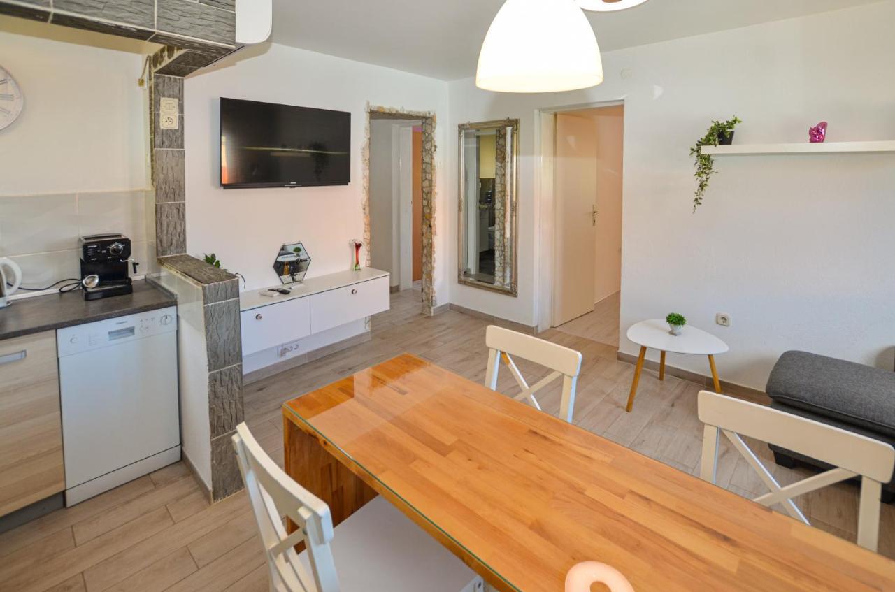 Apartments Iris Rovinj Eksteriør bilde